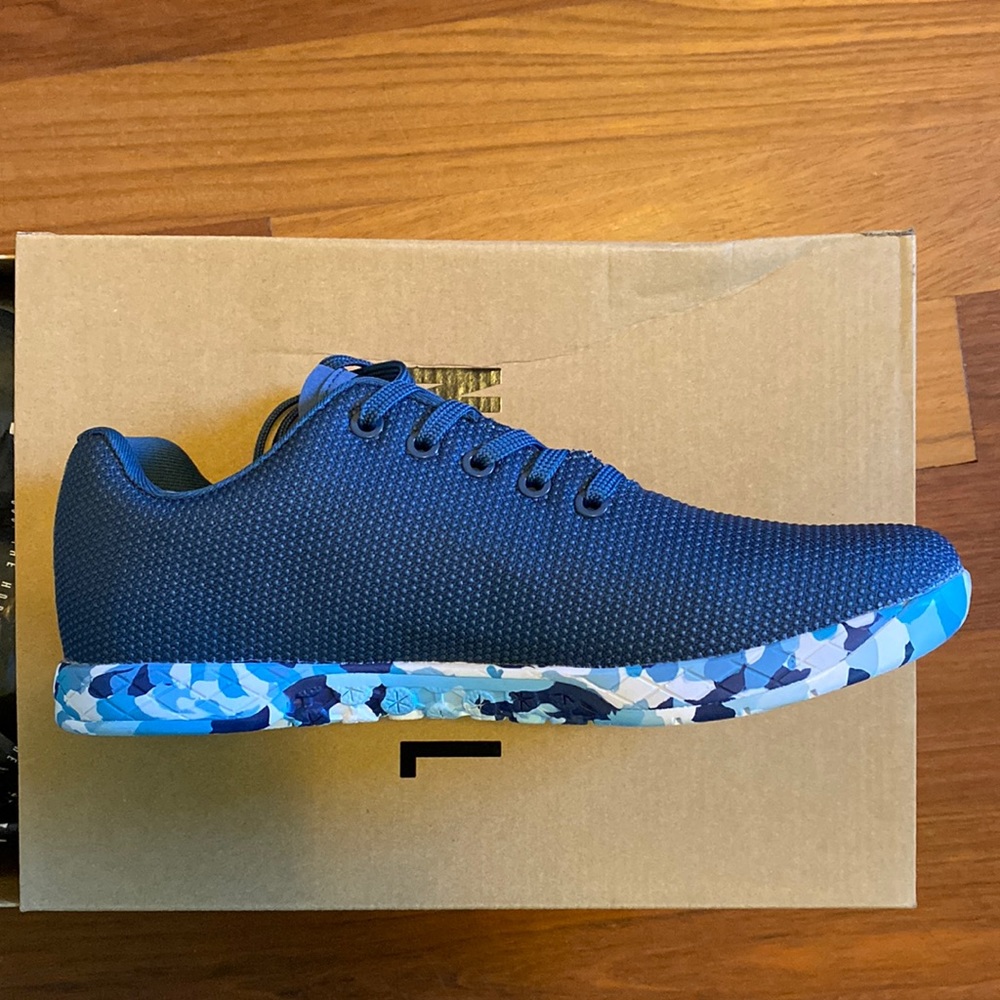 NOBULL Superfabric Trainer Low in Navy/Wild